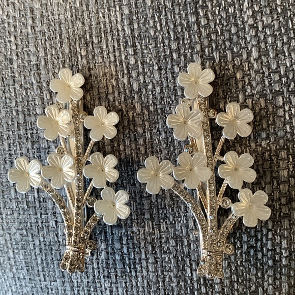Gorgeous Flower Hair Clips - Picture 15 of 16